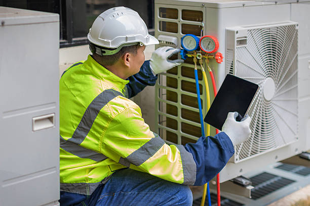 Professional Hvac technician working in Forreston, TX